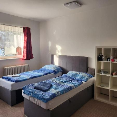 Homestay U Hanky Zdiby Buitenkant foto