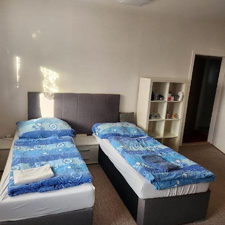 Homestay U Hanky Zdiby Buitenkant foto