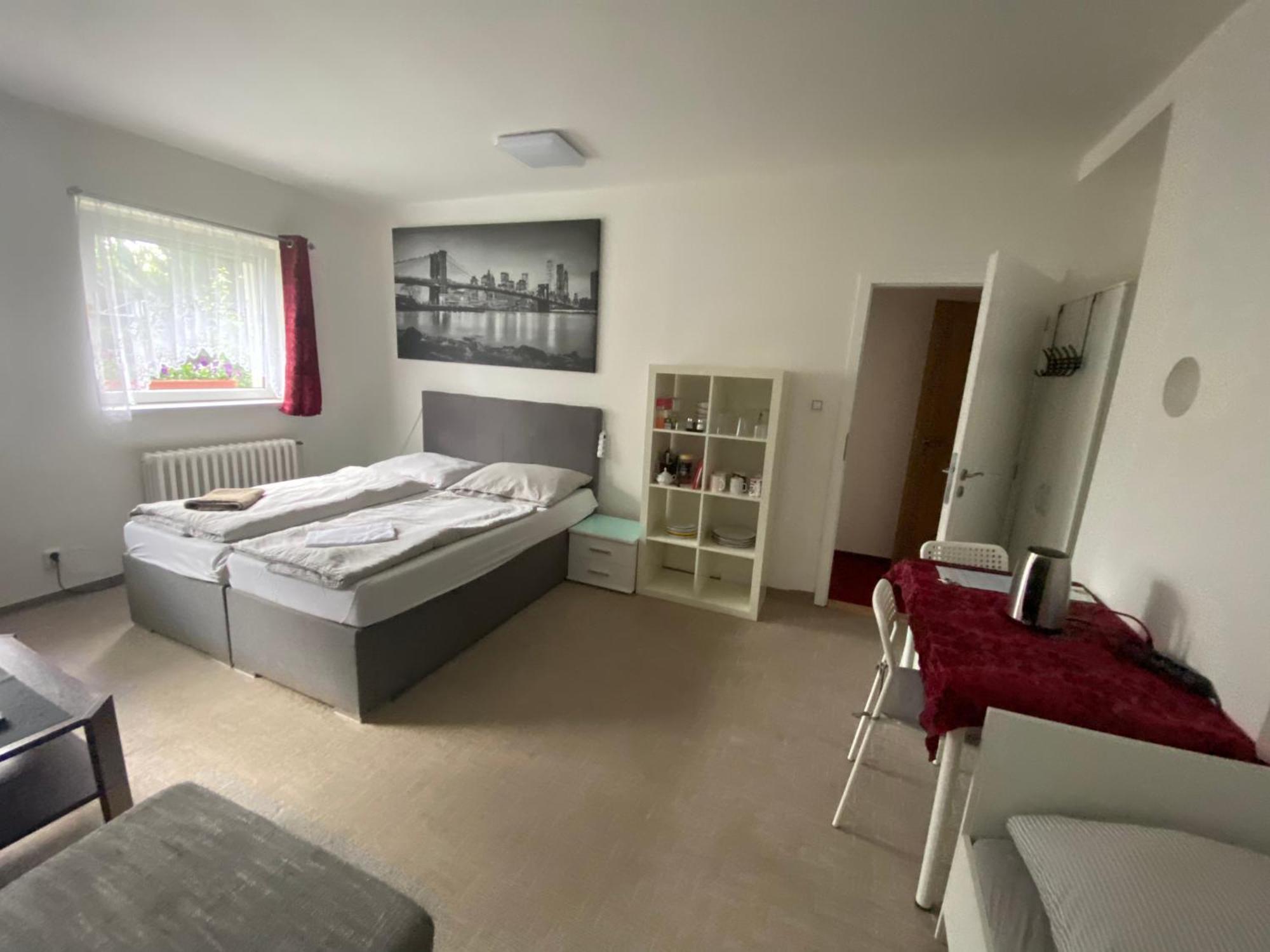Homestay U Hanky Zdiby Buitenkant foto